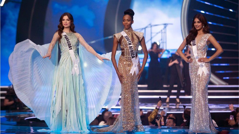 149 / 5,000 نتائج الترجمة وجاءت ملكة جمال جنوب إفريقيا ، لاليلا مسوان في المركز الثالث على الرغم من أن حكومتها حثتها على مقاطعة الحدث احتجاجًا على معاملة إسرائيل للفلسطينيين.