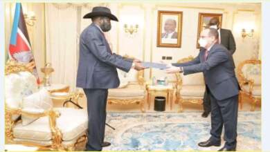 سفير مصر الجديد لدى جنوب السودان يقدم اوراق اعتماده