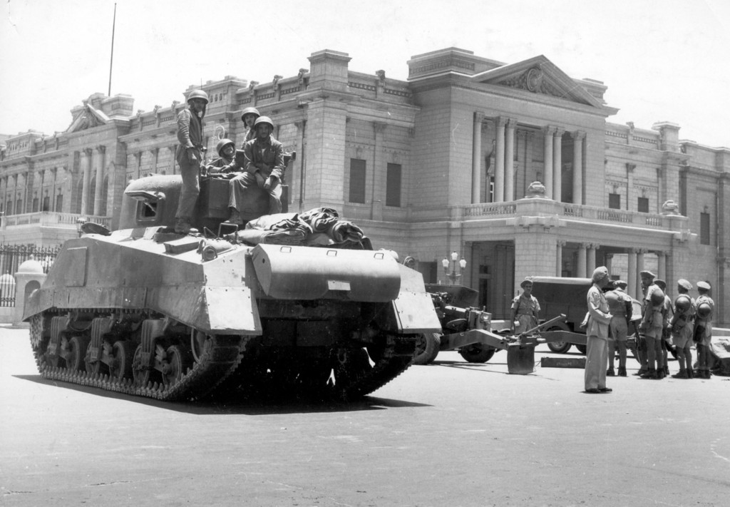 دبابات الجيش فى شوارع المحروسة يوم 24 يوليو 1952