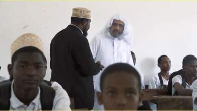 لشيخ الدكتور محمد بن عبدالكريم العيسى داعم التعليم لأبناء المسلمين