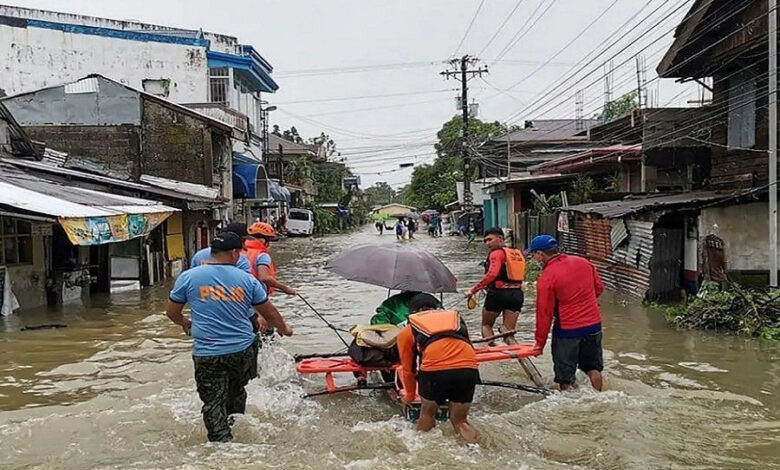 الانهيارات الأرضية والفيضانات بالفلبين