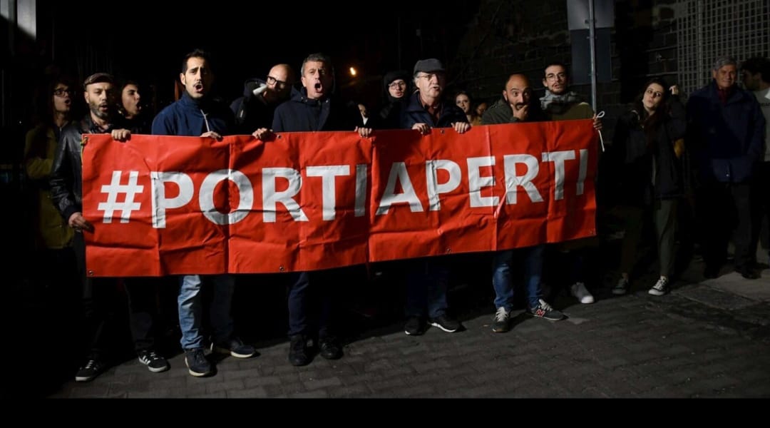 احتجاجات النشطاء ضد سياسة الحكومة الإيطالية الحالية