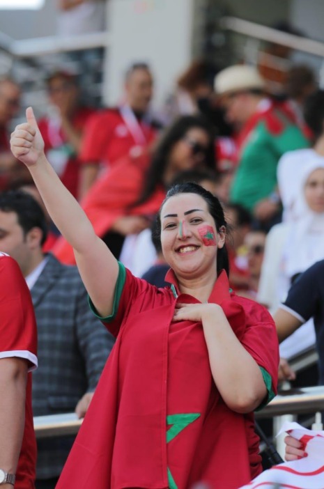 جميلات المغرب فى المدرجات قبل بداية المباراة ضد فرنسا