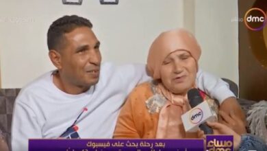 شاب أردني يصل لأمه المصرية