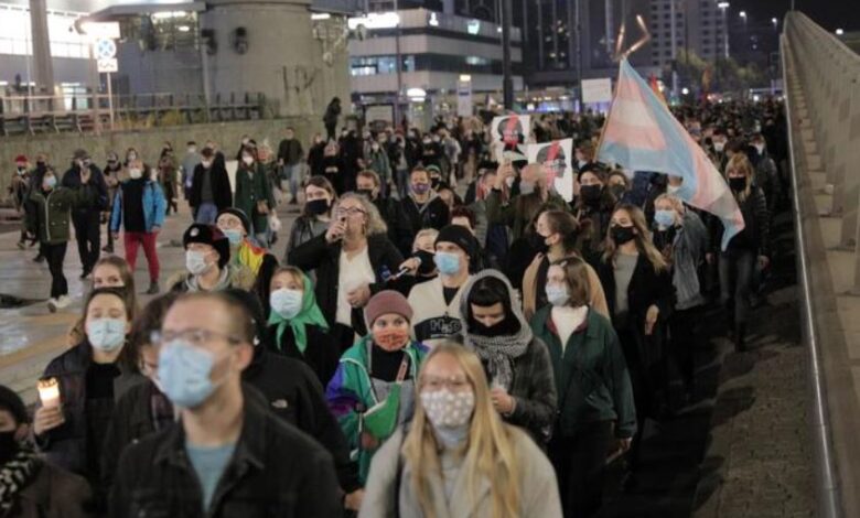 احتجاجات حاشدة في بولندا