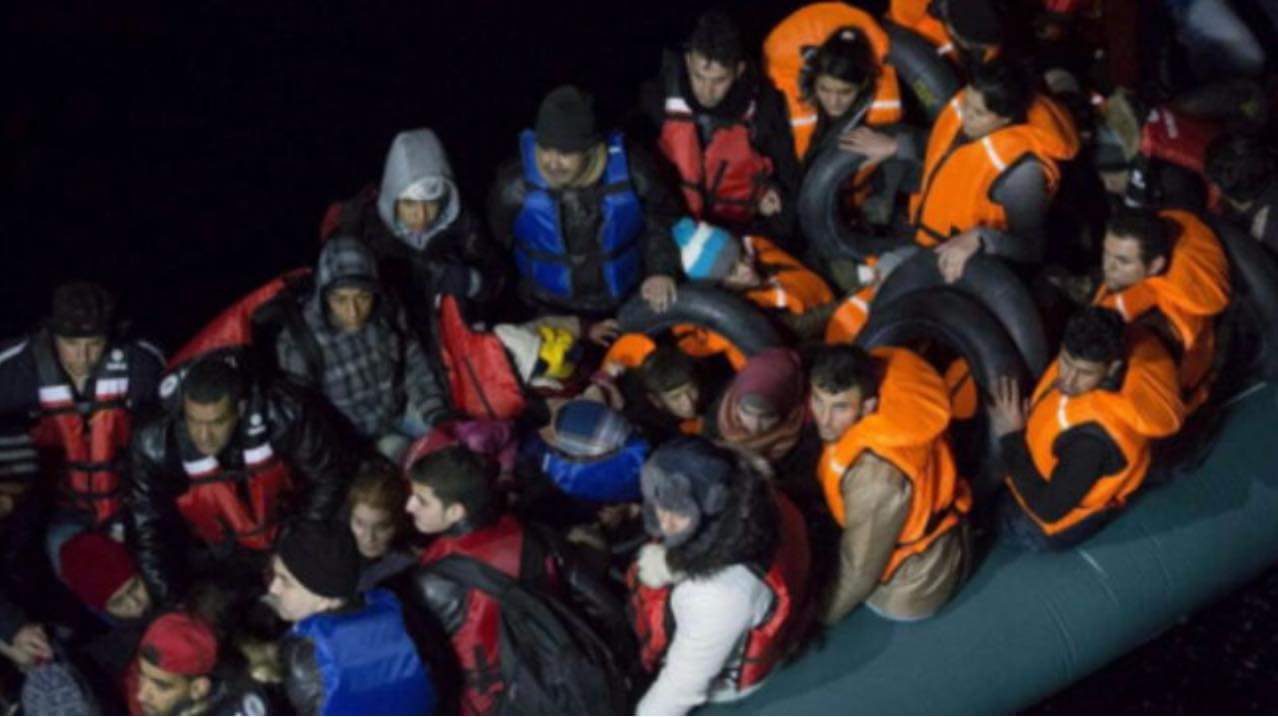 مركب المهاجرين التى تم إنقاذها