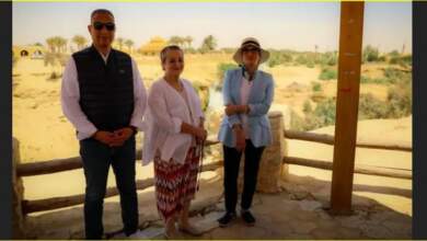 وزيرة البيئة ومحافظ الفيوم وفى الوسط الأميرة عالية بنت الحسين