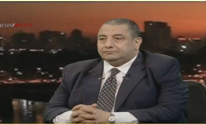 عاطف عبد الغنى الكاتب الصحفى