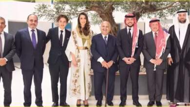 العريس الحسين بن عبد الله الثانى والعروس رجوة خالد السيف بيت أفراد العائلتين