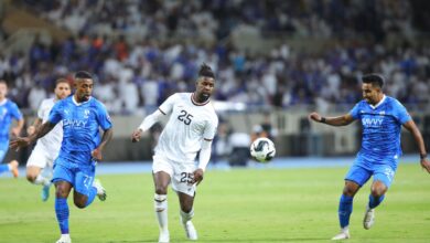 الهلال والشاب