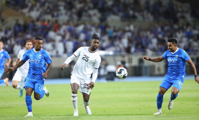 الهلال والشاب