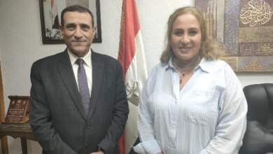 نائلة فاروق و الدكتور محمد يحيي ناصف