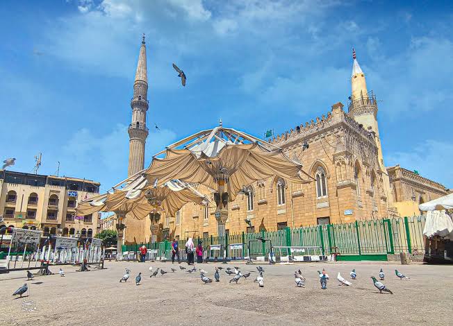 مسجد الإمام الحسين في القاهرة