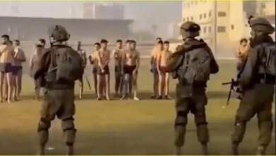 صورة من تعامل الجيش الإسرائيلى مع المدنيين الفلسطنيين