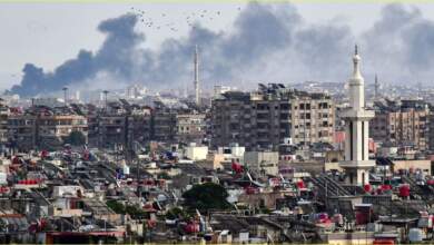 دخان الضربات الإسرائيلية فى سماء العاصمة دمشق