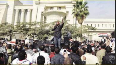 الإخوان تحاصر مبنى المحكمة الدستورية