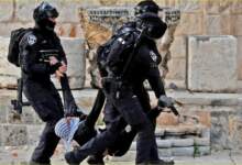 الاحتلال الاسرائيلي يعتدي على المعتكفين في المسجد الاقصى