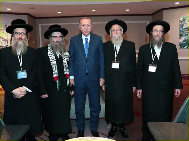 أعضاء ناطوري كارتا مع الرئيس التركي رجب طيب أردوغان