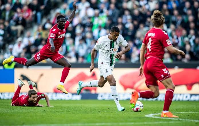 بث مباشر مباراة بوروسيا مونشنجلادباخ وكولن في الدوري الألماني