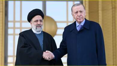 الرئيس التركي رجب طيب أردوغان، على اليمين والرئيس الإيراني إبراهيم رئيسي في أنقرة في يناير الماضى