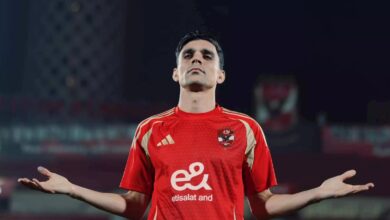 أشرف بن شرقي لاعب الاهلي