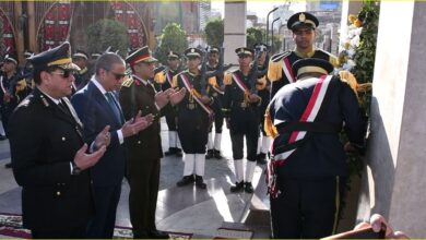 محافظ الفيوم والقيادات التنفيذية يقرأون الفاتحة على روح الشهيد