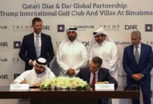 إيريك ترامب ابن الرئيس الأمريكى يوقع عقد مع القطريين