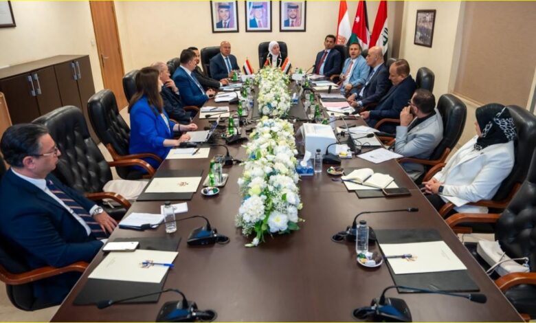 اجتماع كامل الوزير مع شركة الجسر العربي