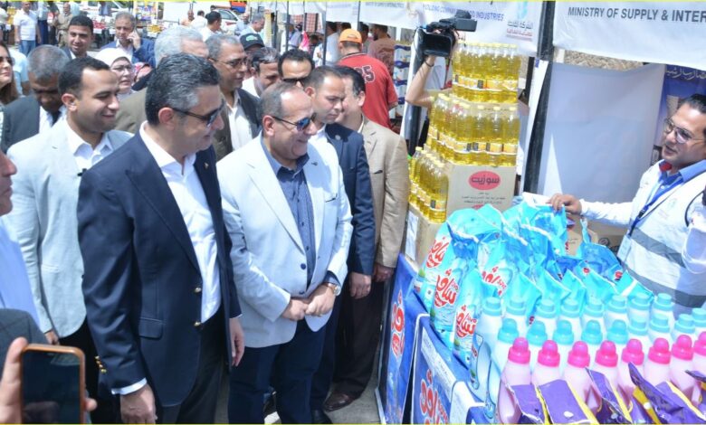 وزير التموين ومحافظ القاهرة يفتتحان سوق اليوم الواحد
