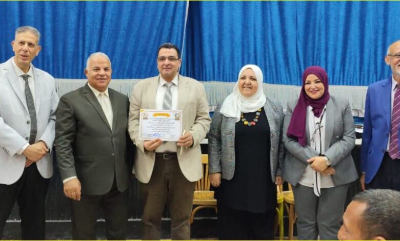 وكيل تعليم الفيوم يُكرم الفائزين فى مسابقة "أفضل وحدة تدريب"