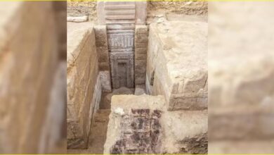 باب مقبرة مزيف