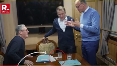 ماكرون فى الصورة التى يشار إليها