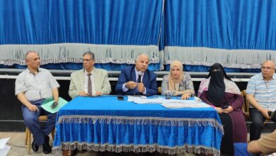 د. خالد خلف قبيصي وكيل وزارة التربية والتعليم بالفيوم فى إجتماع طارئ مع رؤساء كنترول لجان امتحانات النقل