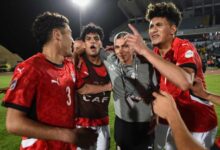 منتخب شباب مصر تحت 20 سنة ومدربهم أسامة نبيه