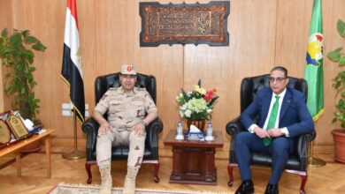 محافظ الفيوم وقائد قوات الدفاع الشعبى