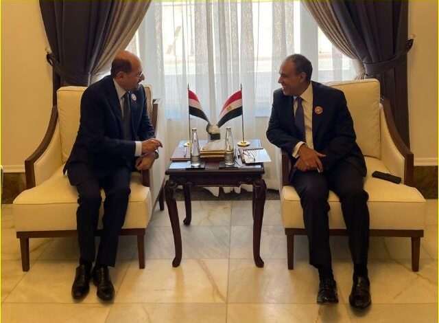 وزير الخارجية ونظيره اليمنى