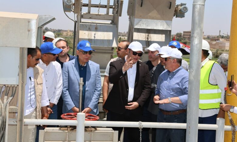 وزير الإسكان ومحافظ المنيا
