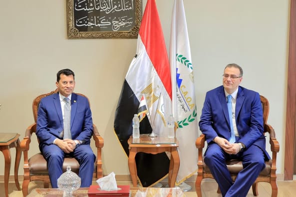 رئيس التنظيم والإدارة يستقبل وزير الشباب والرياضة